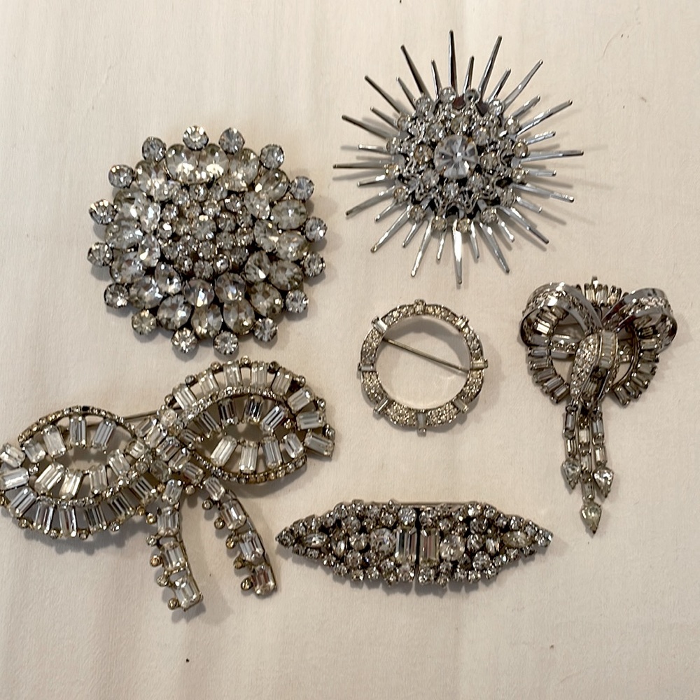 Brooches - set of 6 - vintage!